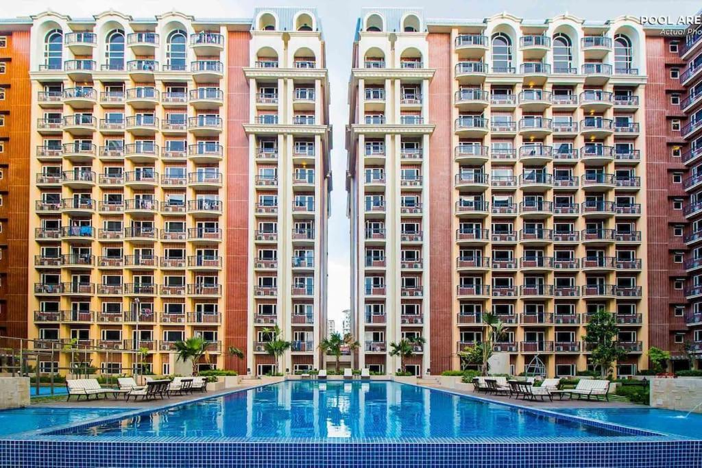 Monarch Parksuites - Balmoral Place Paranaque City Экстерьер фото