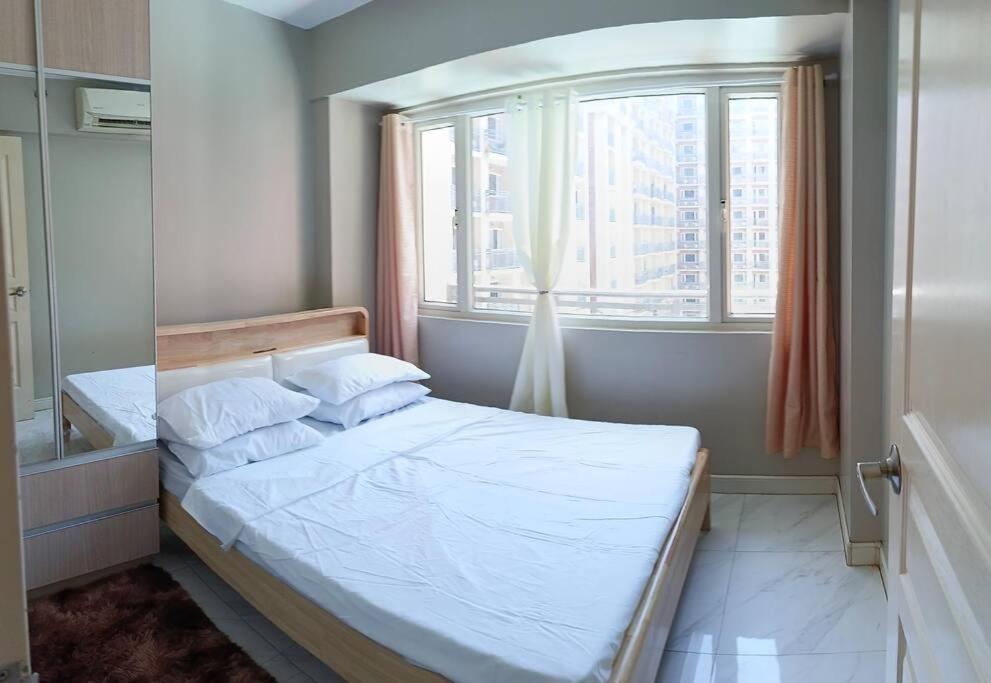 Monarch Parksuites - Balmoral Place Paranaque City Экстерьер фото