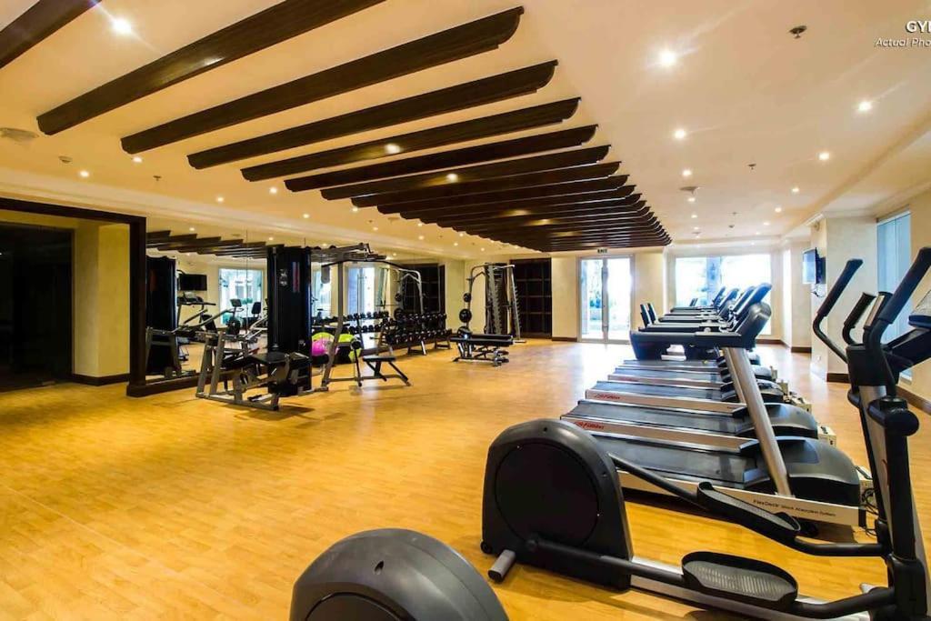Monarch Parksuites - Balmoral Place Paranaque City Экстерьер фото